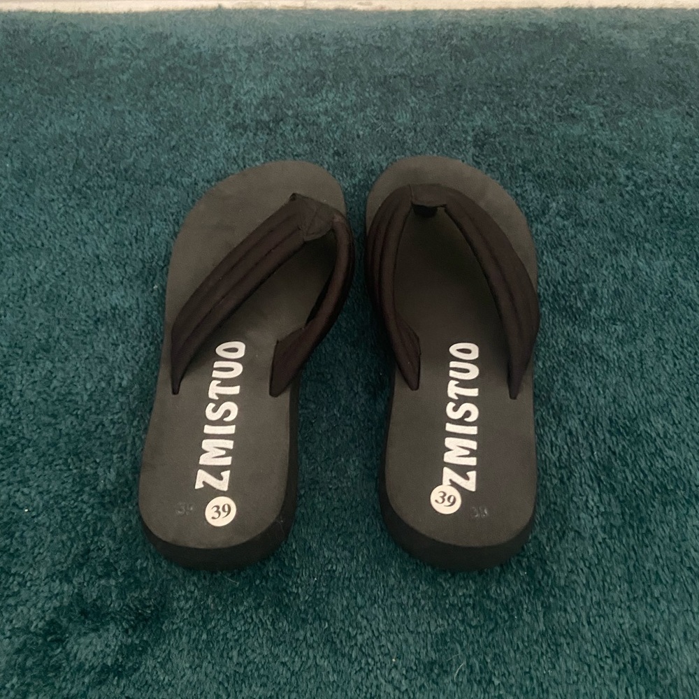 🌹-Women’s black flip flops